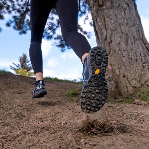 Кроссовки SALMING Recoil Trail Women Grey/Blue