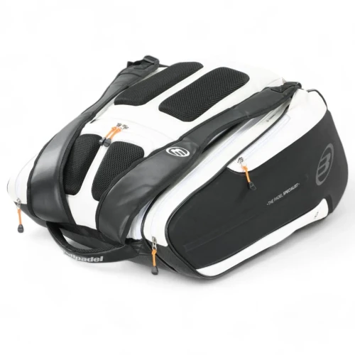 Paletero Bullpadel Hack BPP25012 Blanco 2025