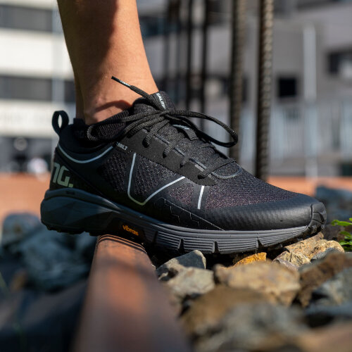 Кроссовки SALMING Recoil Trail 2 Women Black/Grey